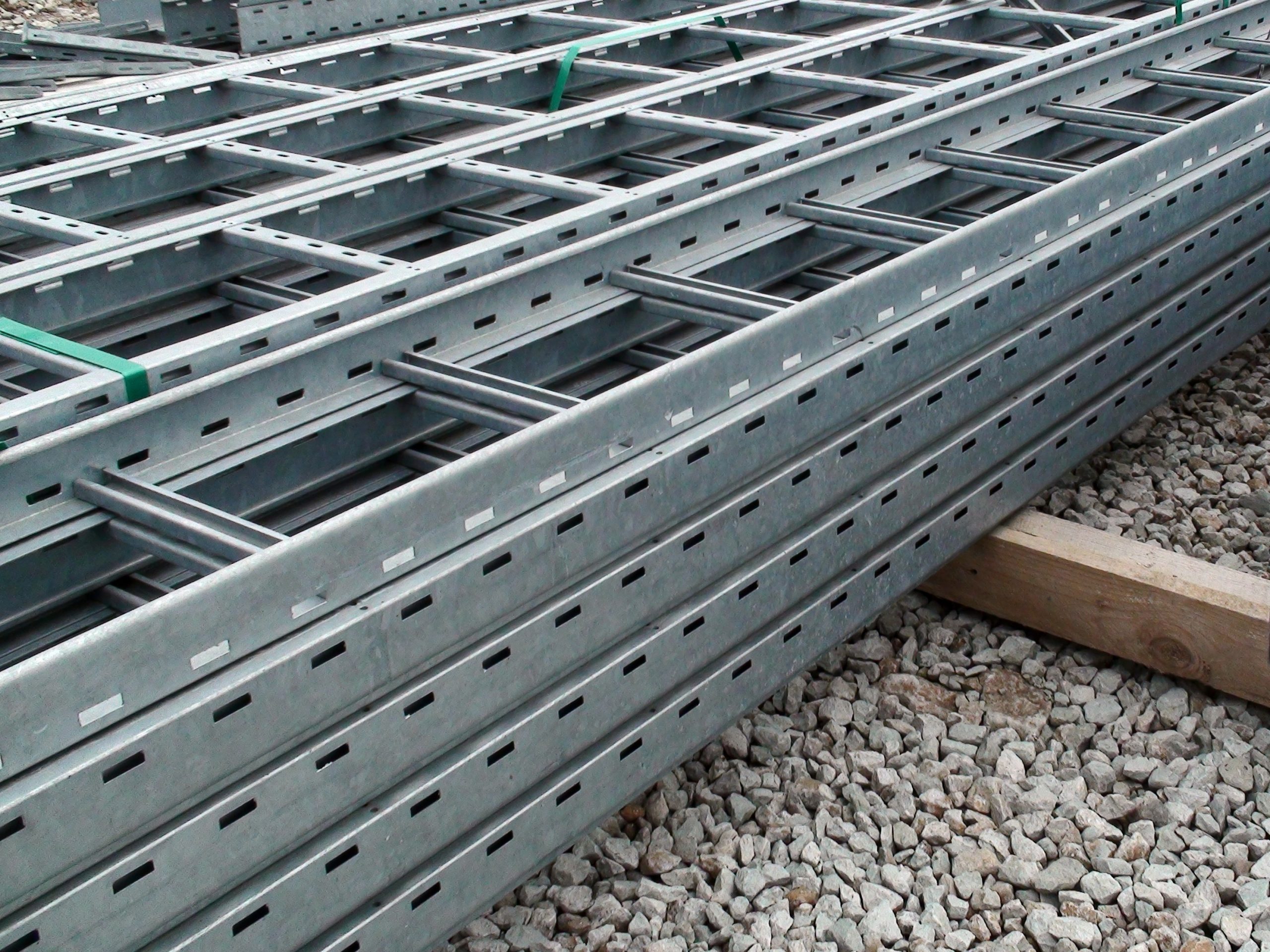 Thang cáp Mạ kẽm Nhúng nóng