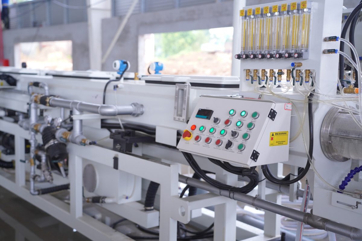 nhà máy nhựa quang minh